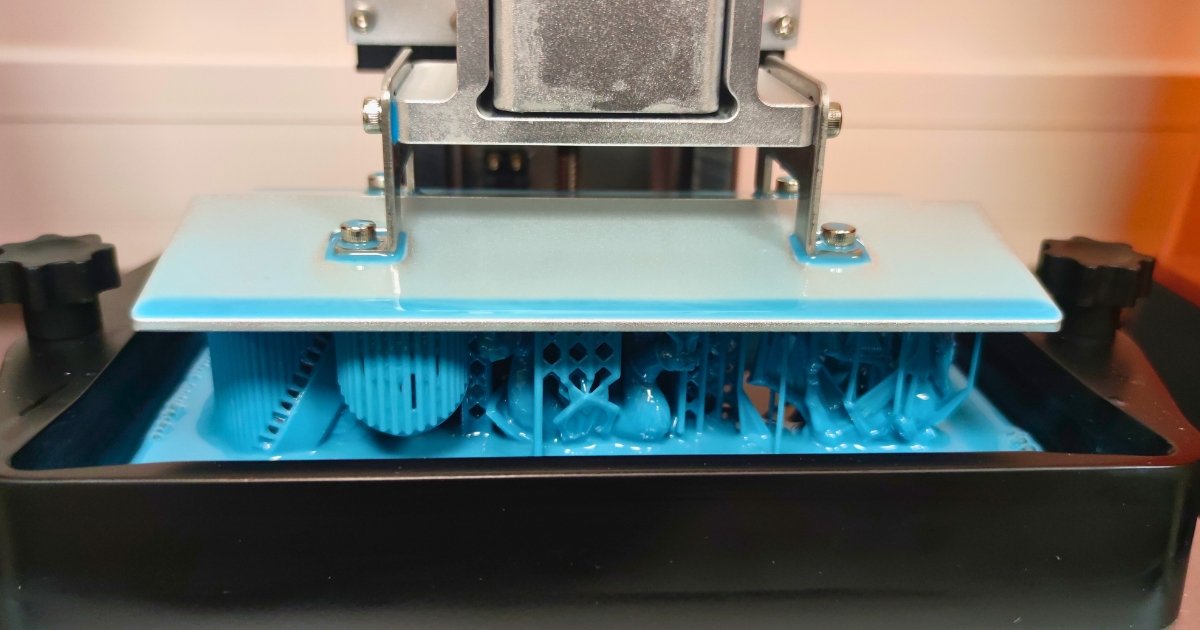 Miniature resin 3D Printing in Progress