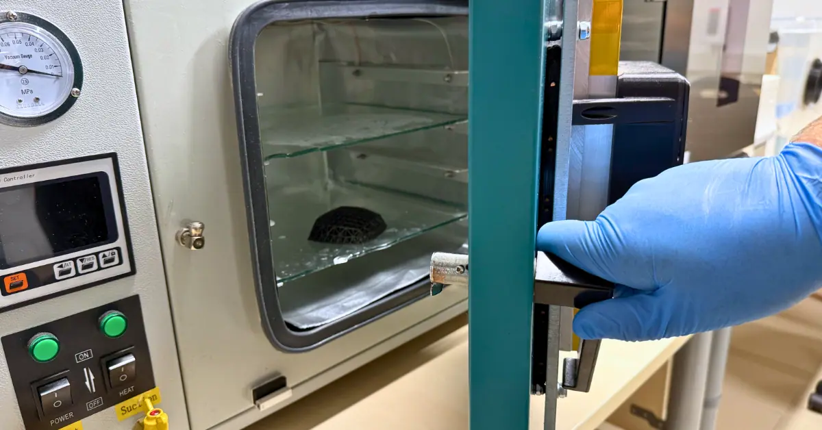 Post curing FLX-300 prints in vacuum is recommended